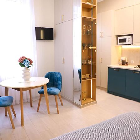 Modern Apartment, 3Mins To Opera 利沃夫 外观 照片